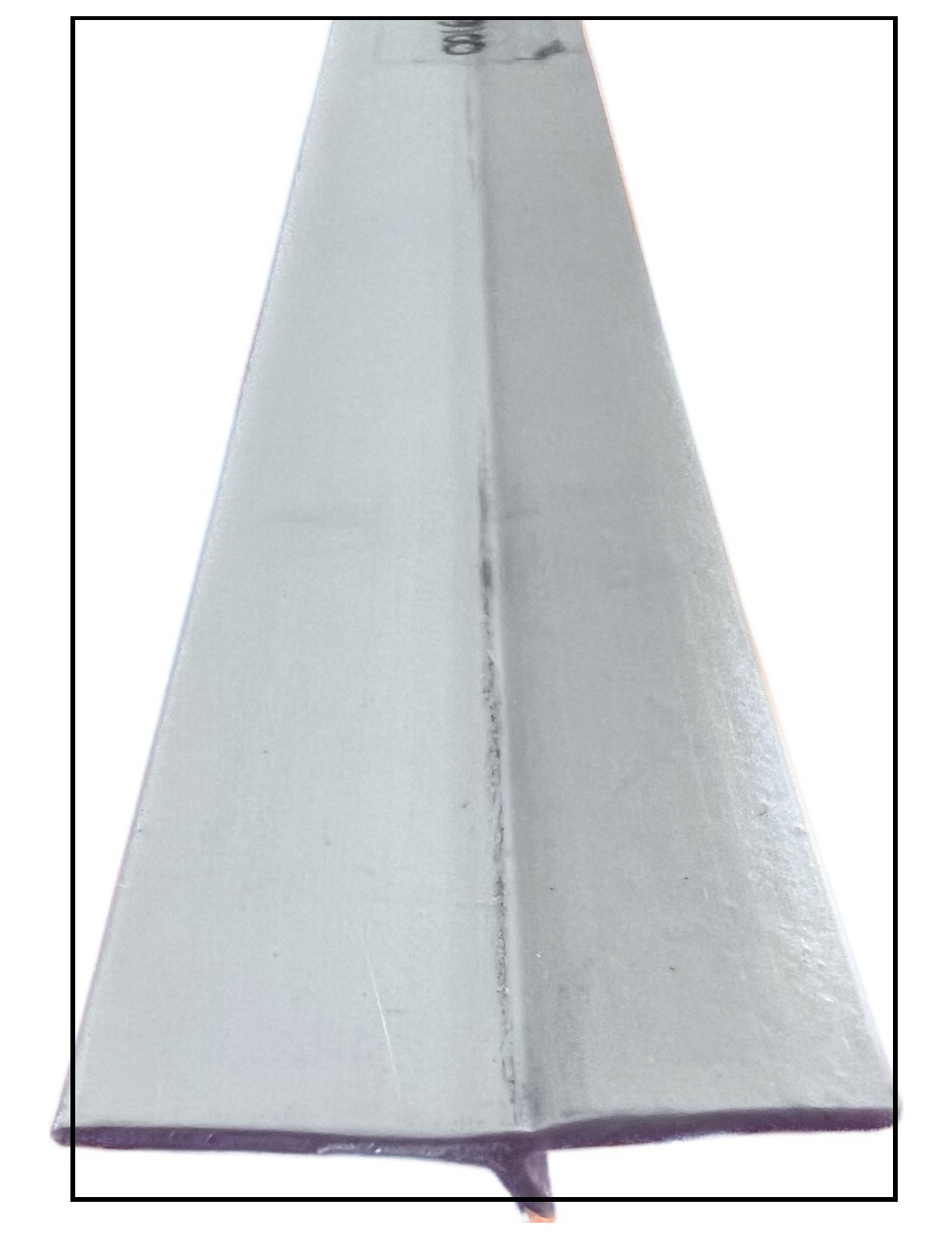 Bavette plastique Lg 800mm pour bas de porte de douche